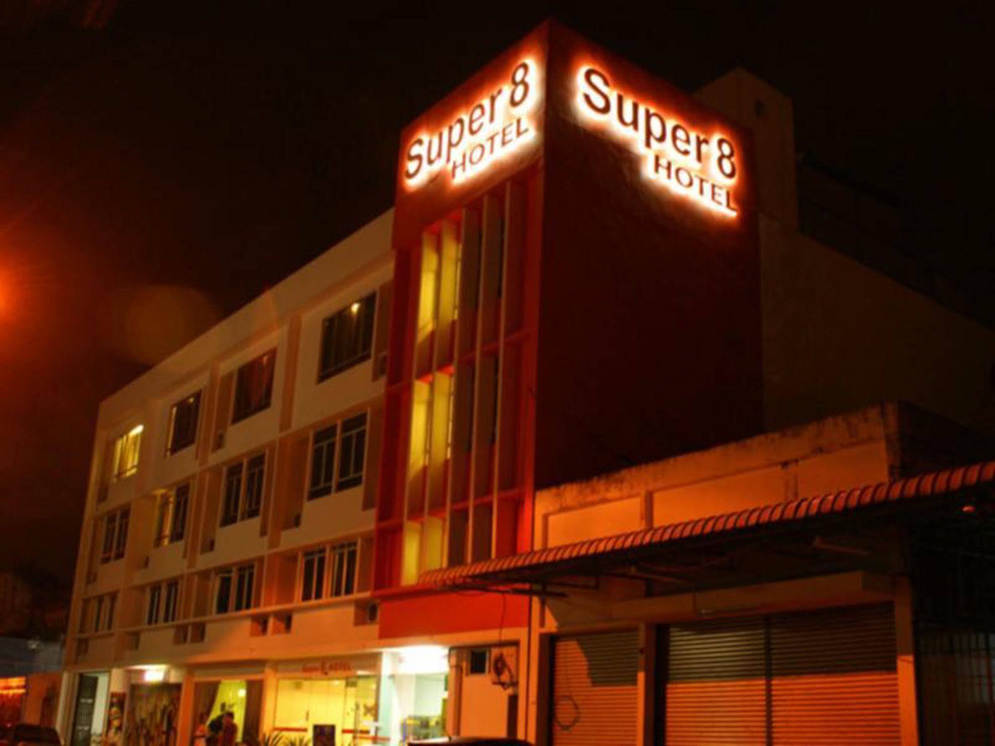 Super 8 @ 2*