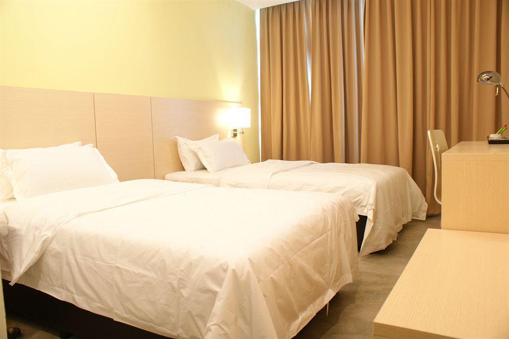 Hotel Super 8 @ 2*